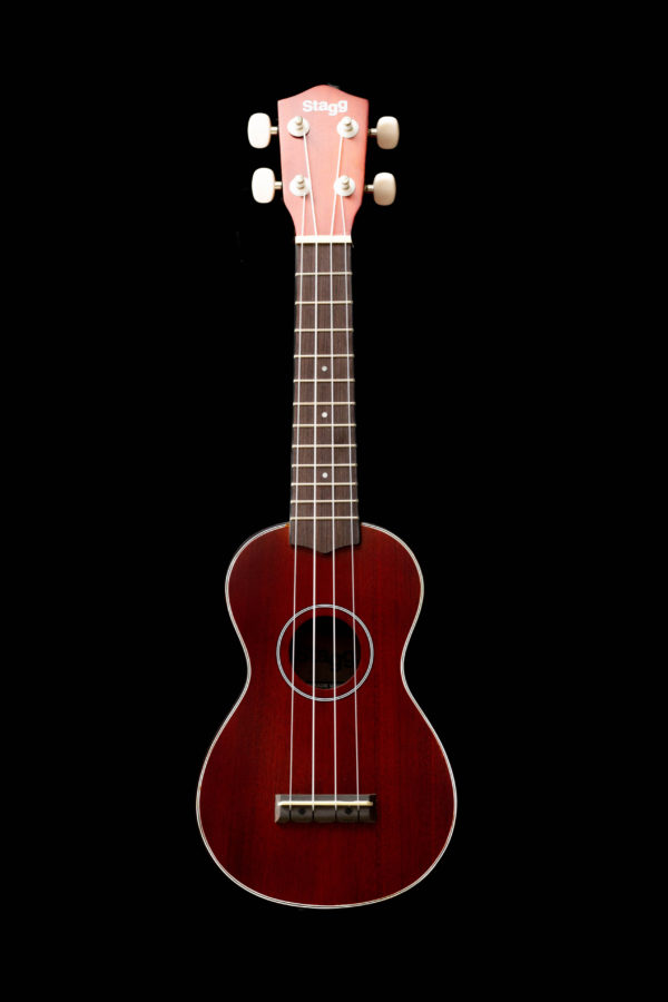 Stagg ukulele soprano traditionnel acajou massif